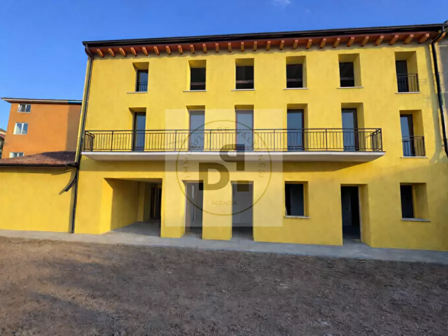 Immagine 2 di Appartamento in vendita  in via don angelo merici a Manerba Del Garda