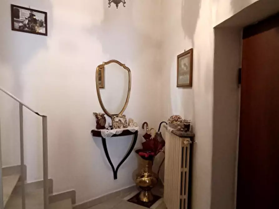 Immagine 1 di Appartamento in vendita  in VIA CASCATA a Isola Del Liri