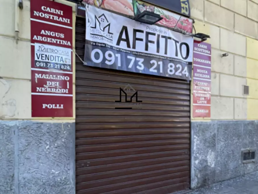 Immagine 1 di Negozio in vendita  in Via Dante 192 a Palermo
