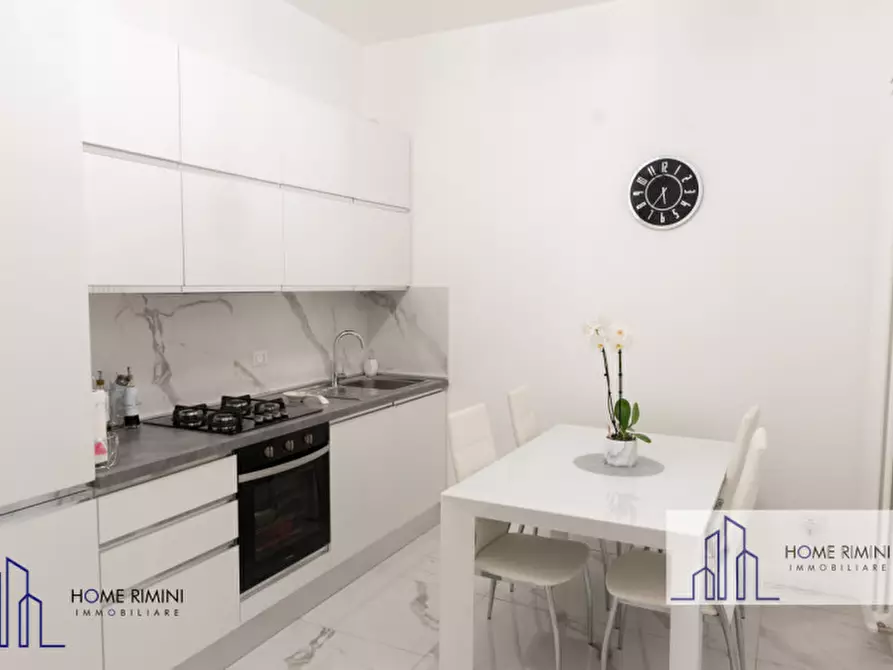 Immagine 2 di Appartamento in vendita  a Rimini