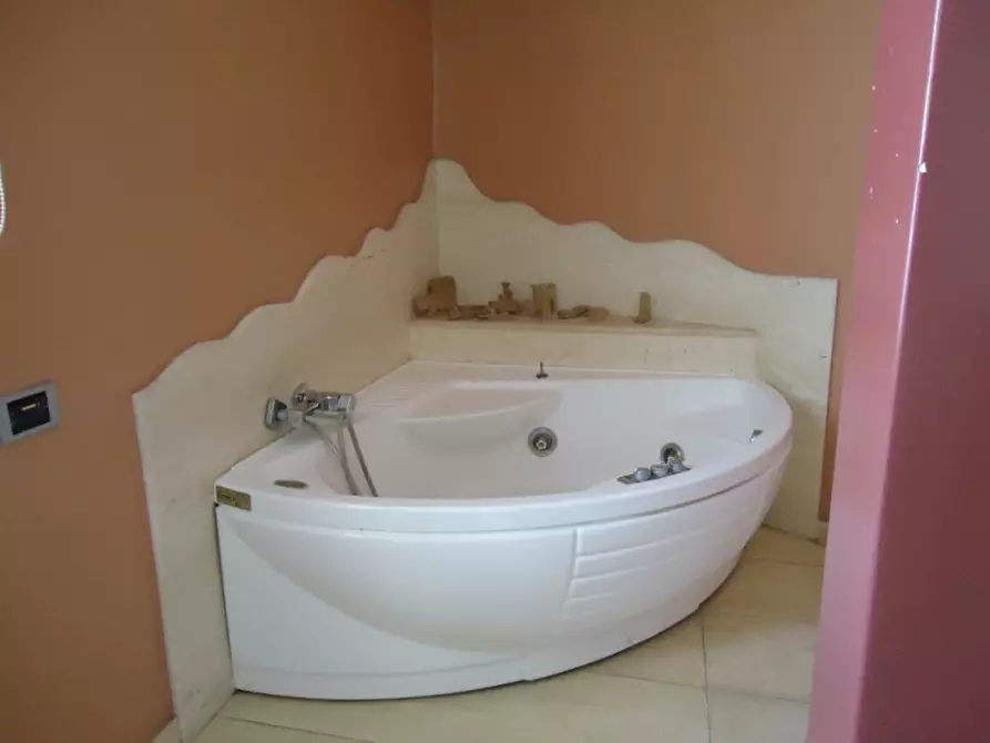 Immagine 38 di Attico in vendita  in viale stazione a Casarano