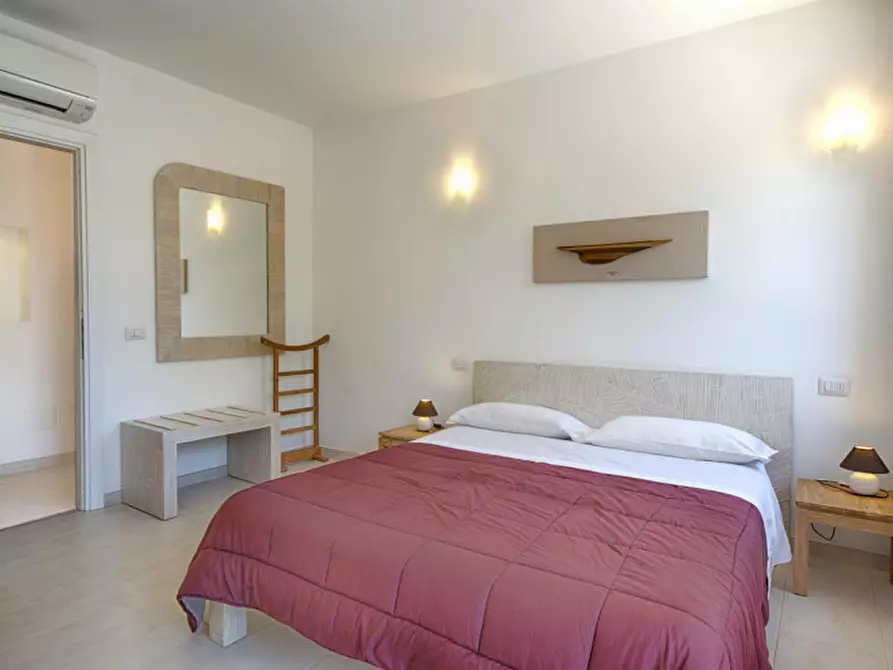 Immagine 27 di Bed & Breakfast in vendita  a Olbia