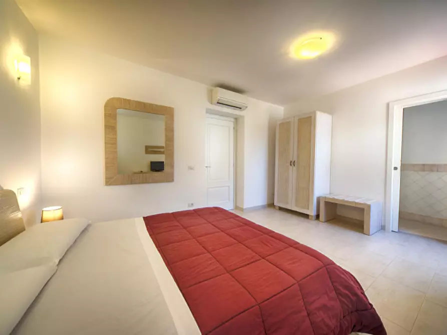 Immagine 37 di Bed & Breakfast in vendita  a Olbia