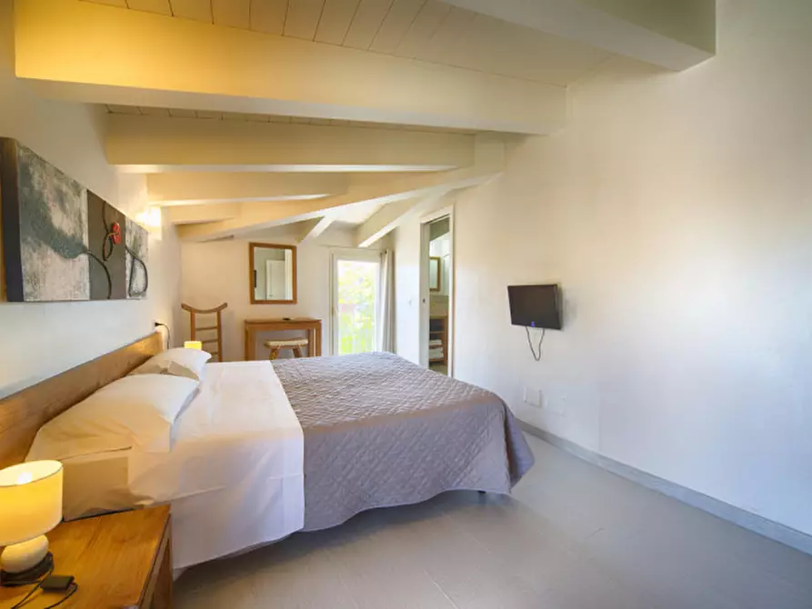 Immagine 47 di Bed & Breakfast in vendita  a Olbia