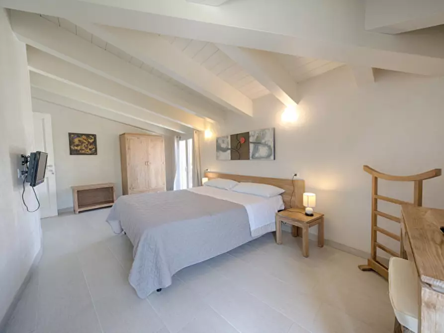 Immagine 48 di Bed & Breakfast in vendita  a Olbia