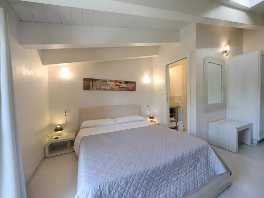 Immagine 68 di Bed & Breakfast in vendita  a Olbia
