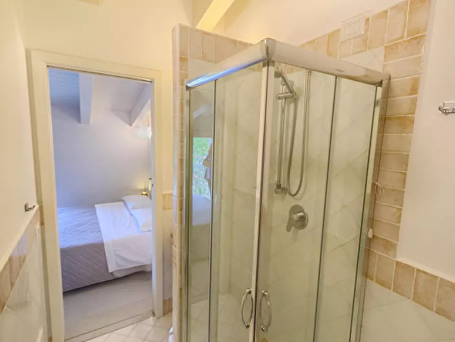 Immagine 71 di Bed & Breakfast in vendita  a Olbia