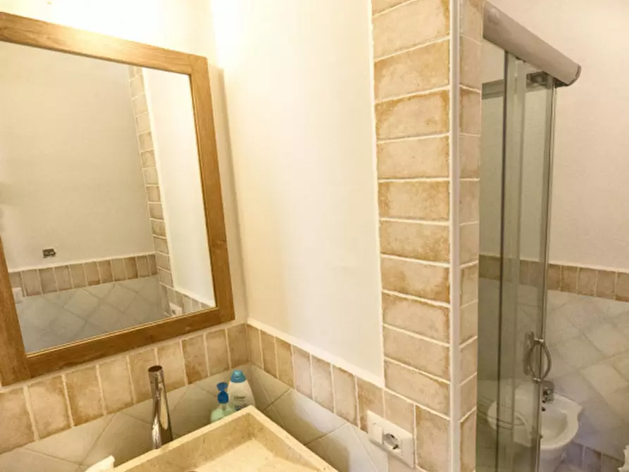 Immagine 72 di Bed & Breakfast in vendita  a Olbia