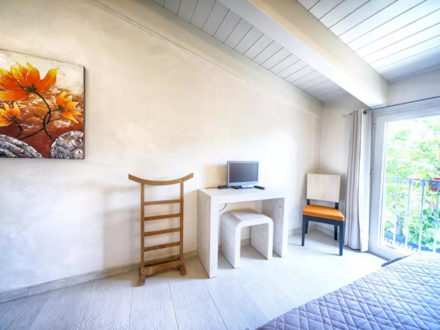 Immagine 74 di Bed & Breakfast in vendita  a Olbia