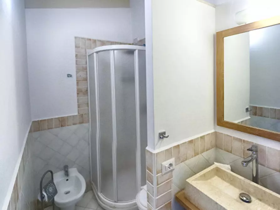 Immagine 79 di Bed & Breakfast in vendita  a Olbia