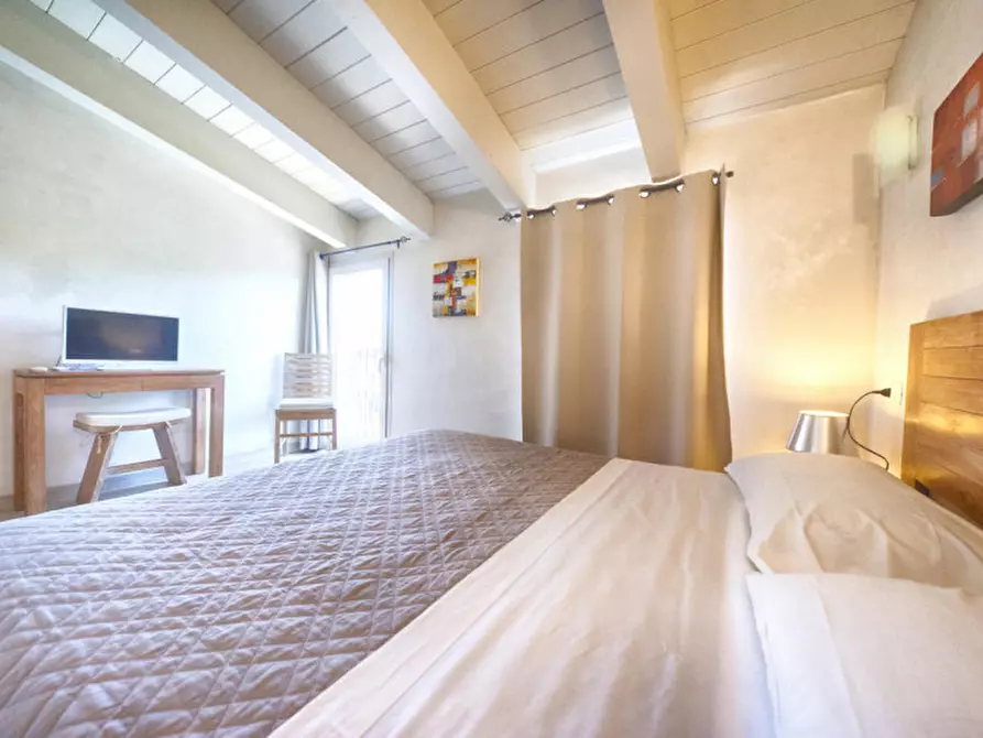 Immagine 82 di Bed & Breakfast in vendita  a Olbia