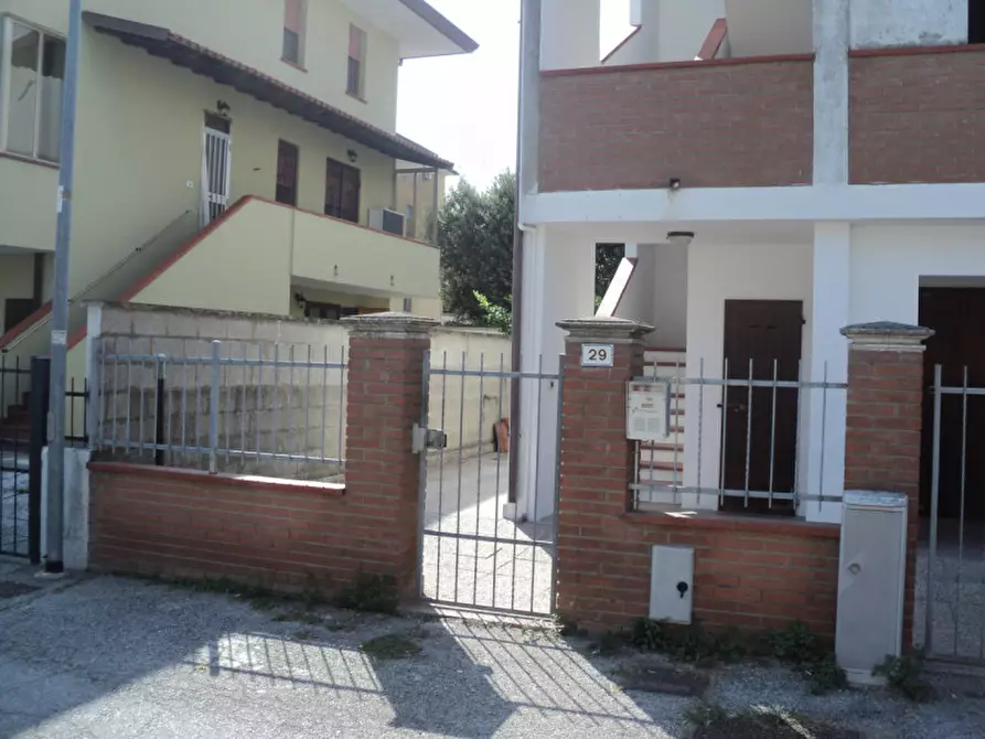 Immagine 3 di Villetta a schiera in vendita  in VIA POLA 29 a Comacchio