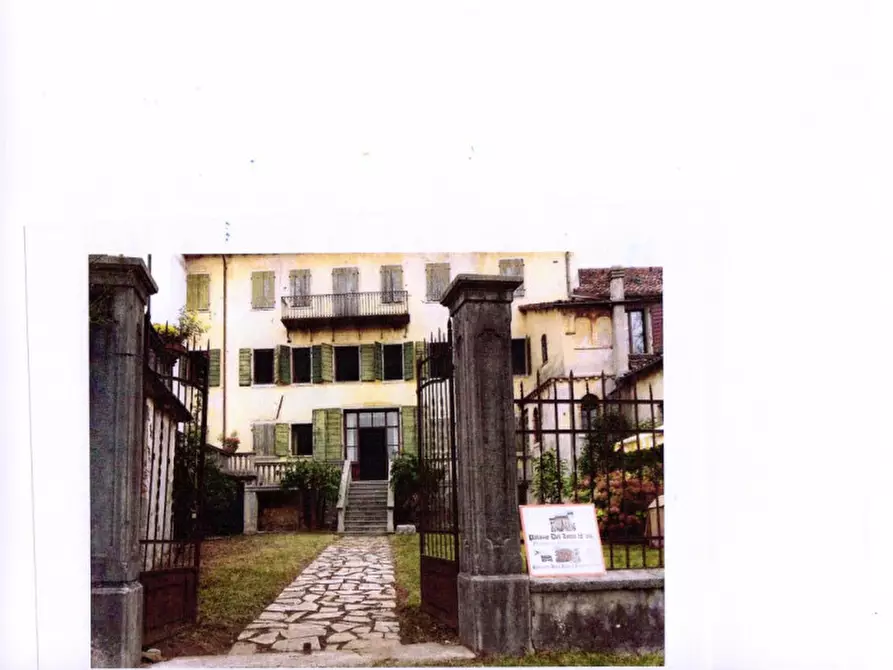 Immagine 1 di Palazzo in vendita  in MEL Belluno a Borgo Valbelluna