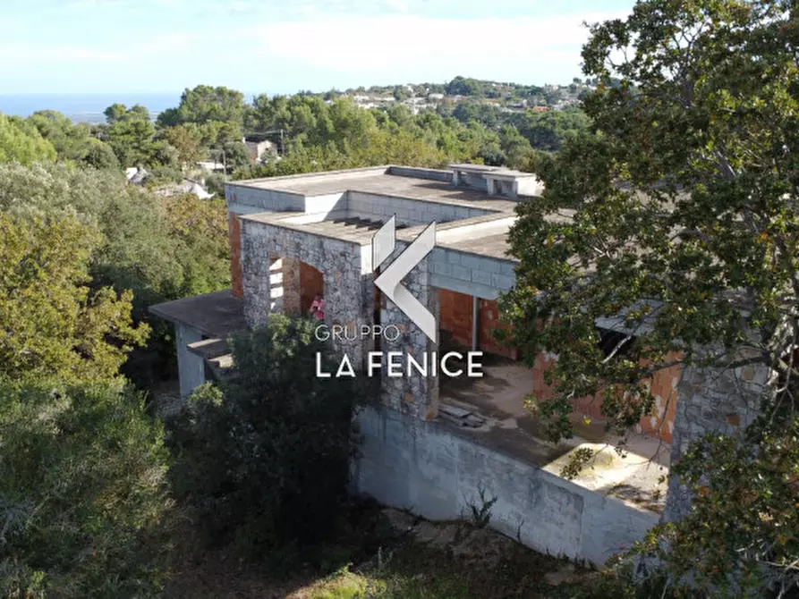 Immagine 1 di Villa in vendita  in viale Cardone a Locorotondo