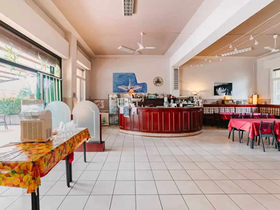 Immagine 2 di Attività commerciale in vendita  in piazza antonio gramsci 7 a Borgo Mantovano