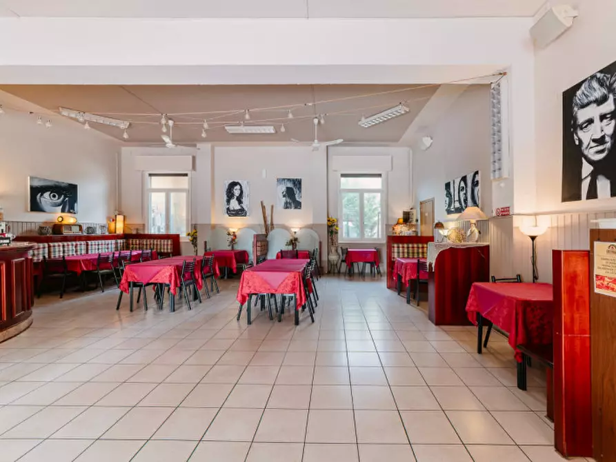 Immagine 4 di Attività commerciale in vendita  in piazza antonio gramsci 7 a Borgo Mantovano