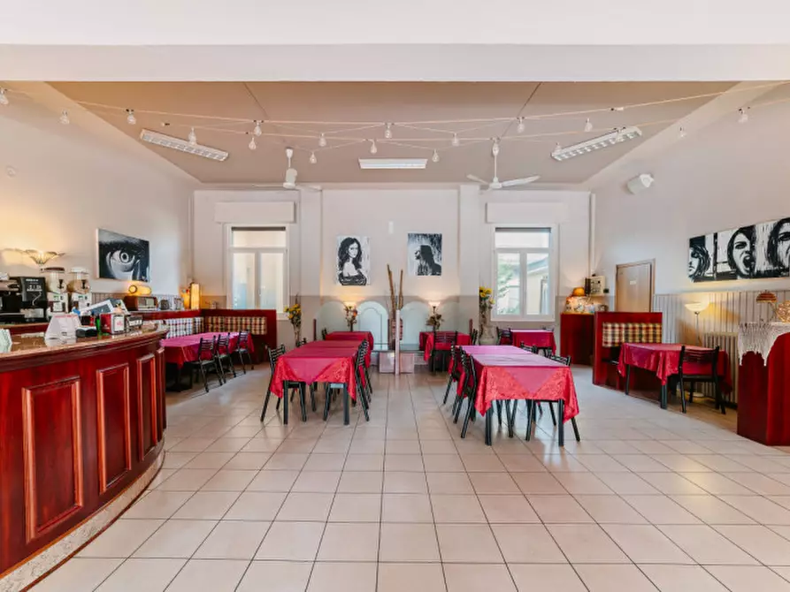 Immagine 5 di Attività commerciale in vendita  in piazza antonio gramsci 7 a Borgo Mantovano