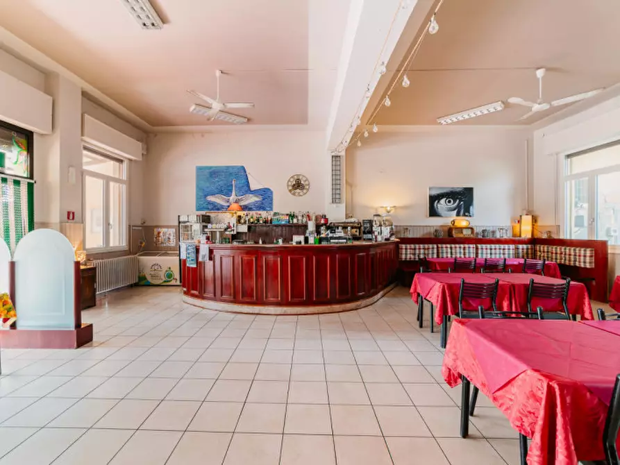 Immagine 7 di Attività commerciale in vendita  in piazza antonio gramsci 7 a Borgo Mantovano