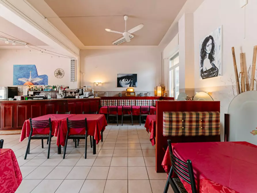 Immagine 8 di Attività commerciale in vendita  in piazza antonio gramsci 7 a Borgo Mantovano