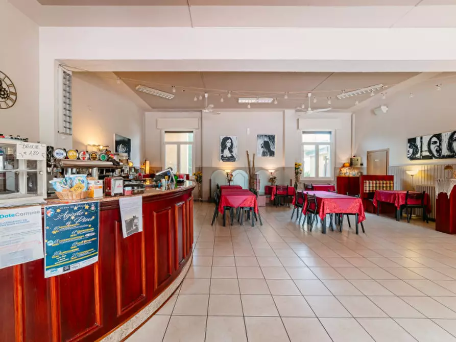 Immagine 9 di Attività commerciale in vendita  in piazza antonio gramsci 7 a Borgo Mantovano