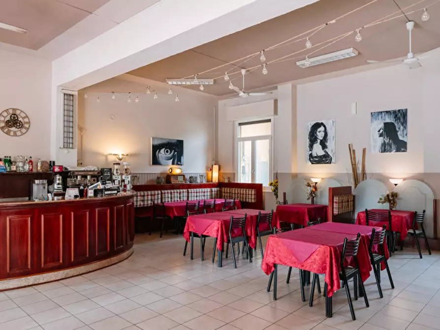 Immagine 11 di Attività commerciale in vendita  in piazza antonio gramsci 7 a Borgo Mantovano