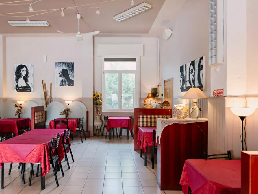 Immagine 13 di Attività commerciale in vendita  in piazza antonio gramsci 7 a Borgo Mantovano