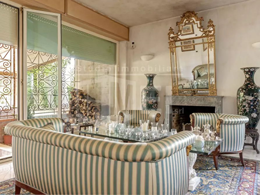 Immagine 6 di Villa in vendita  in Viale di antignano a Livorno