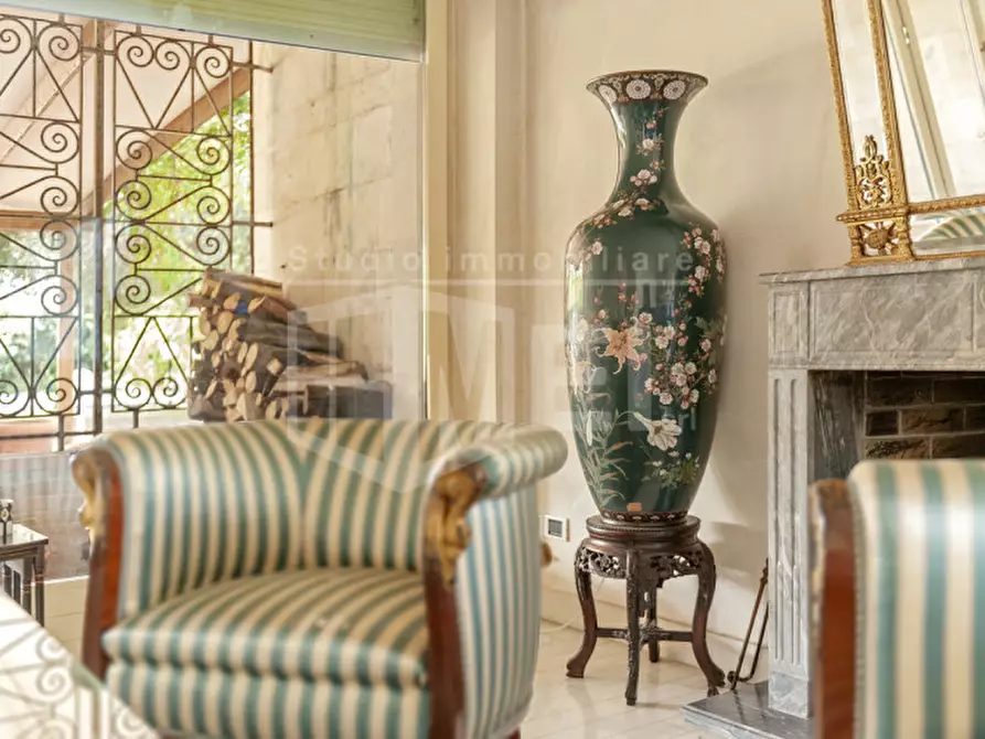 Immagine 7 di Villa in vendita  in Viale di antignano a Livorno