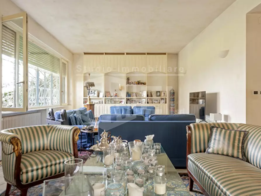 Immagine 9 di Villa in vendita  in Viale di antignano a Livorno