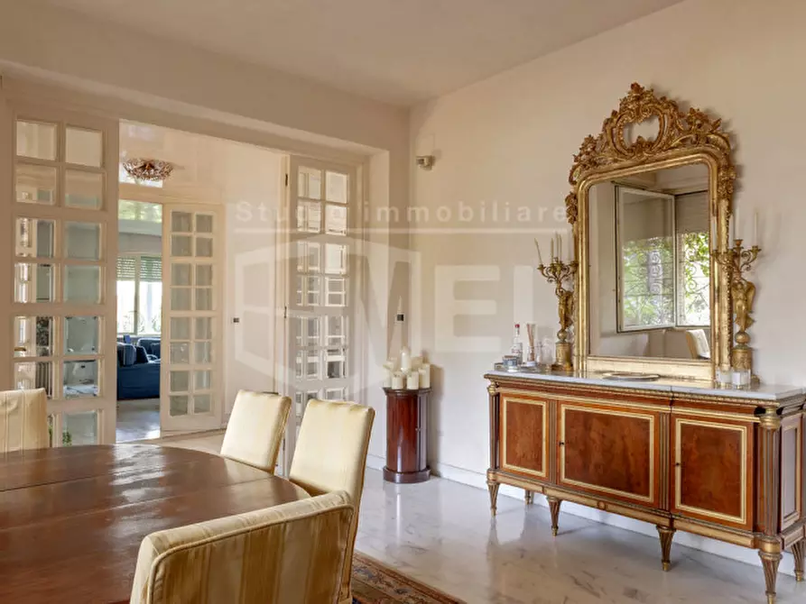 Immagine 13 di Villa in vendita  in Viale di antignano a Livorno