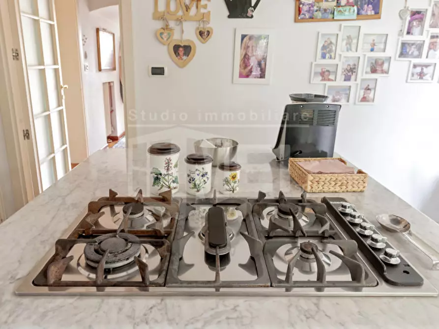 Immagine 16 di Villa in vendita  in Viale di antignano a Livorno