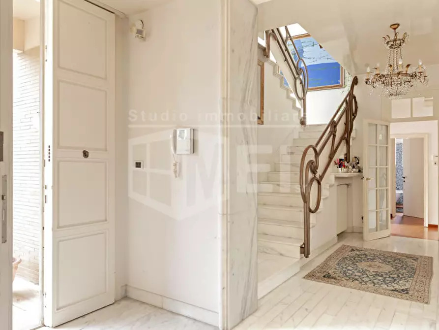 Immagine 17 di Villa in vendita  in Viale di antignano a Livorno