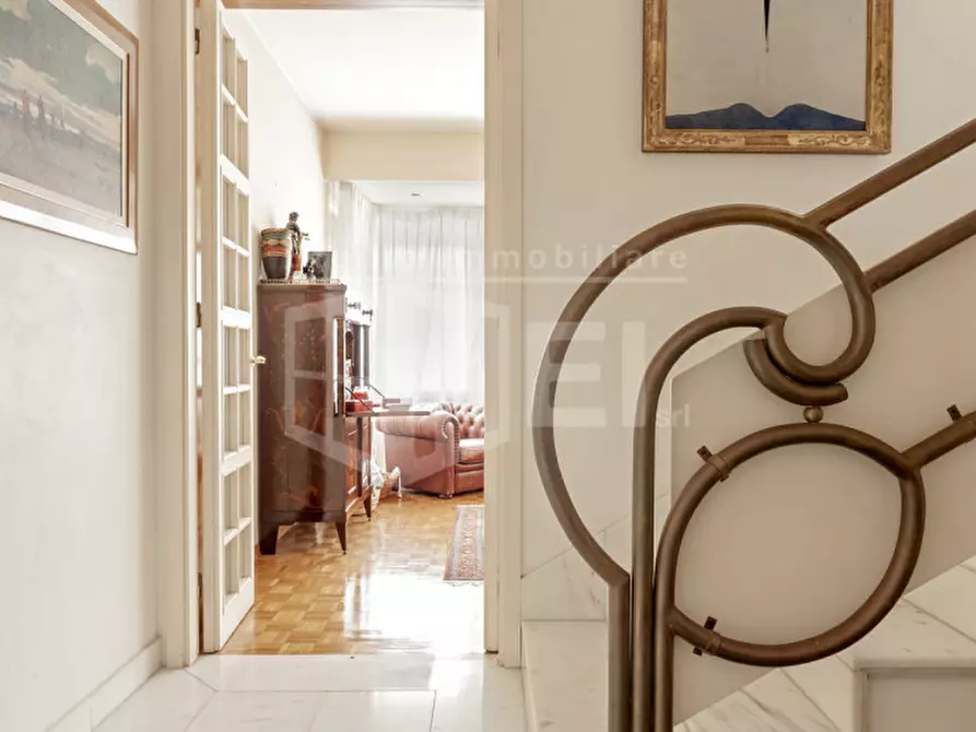 Immagine 18 di Villa in vendita  in Viale di antignano a Livorno