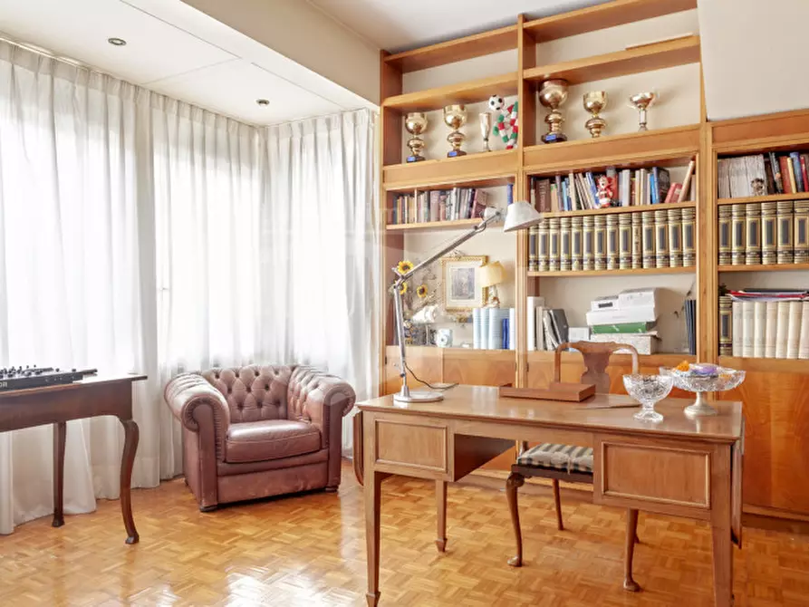 Immagine 19 di Villa in vendita  in Viale di antignano a Livorno