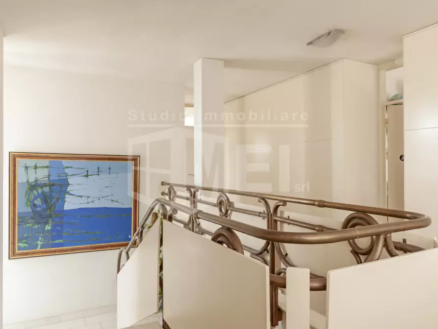 Immagine 21 di Villa in vendita  in Viale di antignano a Livorno