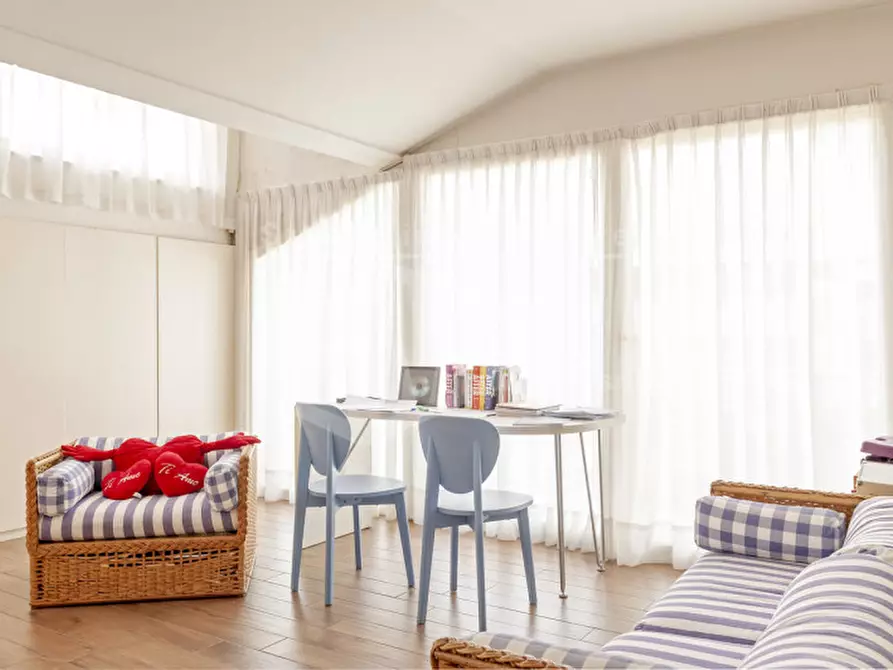 Immagine 25 di Villa in vendita  in Viale di antignano a Livorno