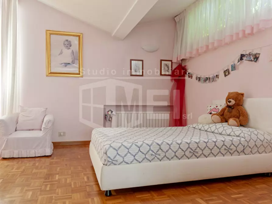 Immagine 26 di Villa in vendita  in Viale di antignano a Livorno