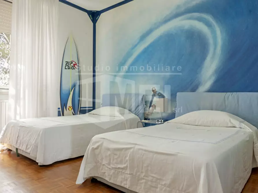 Immagine 28 di Villa in vendita  in Viale di antignano a Livorno