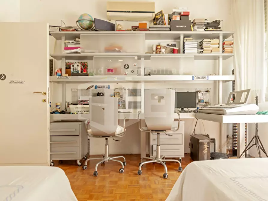 Immagine 29 di Villa in vendita  in Viale di antignano a Livorno