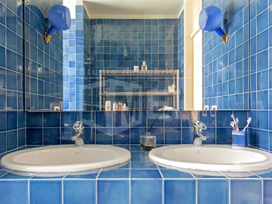 Immagine 30 di Villa in vendita  in Viale di antignano a Livorno