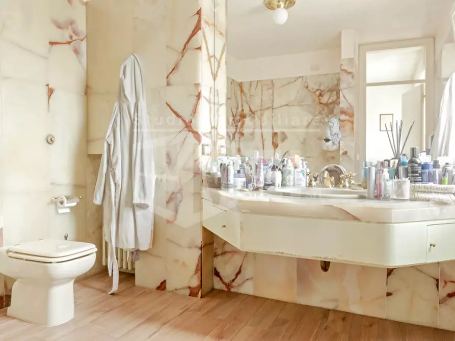 Immagine 34 di Villa in vendita  in Viale di antignano a Livorno