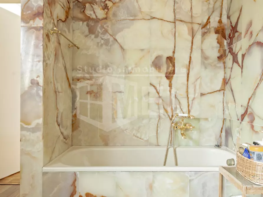 Immagine 35 di Villa in vendita  in Viale di antignano a Livorno