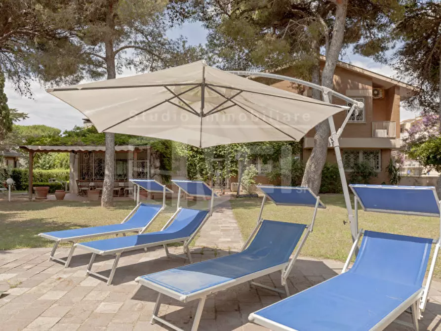 Immagine 40 di Villa in vendita  in Viale di antignano a Livorno