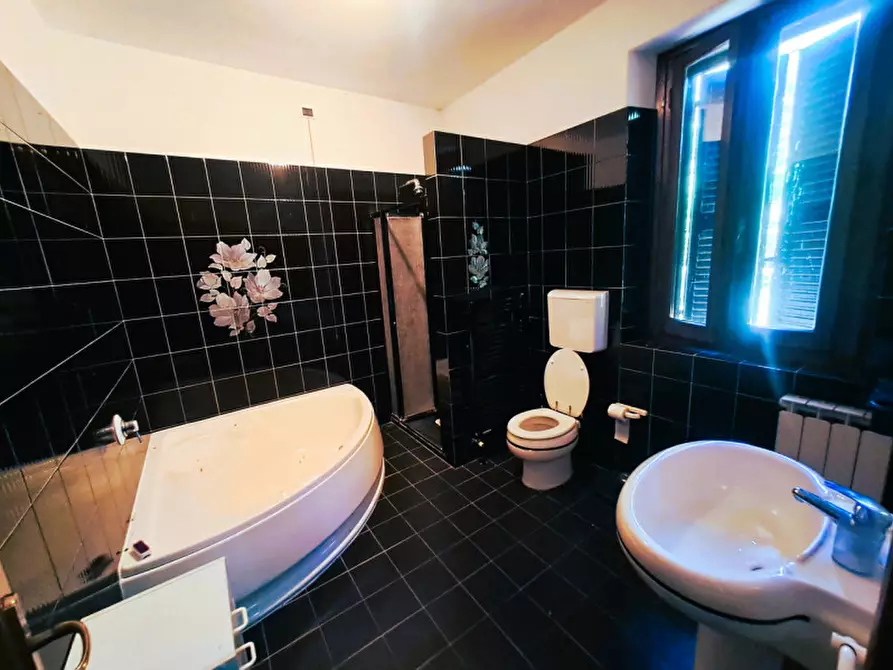 Immagine 14 di Rustico / casale in vendita  in Strada del Niccone a Tuoro Sul Trasimeno