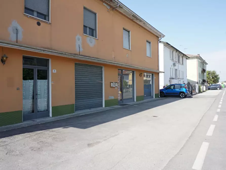 Immagine 6 di Laboratorio in affitto  in Via Serraglio Barbù 18 a Sissa Trecasali