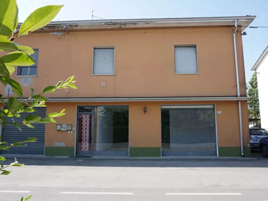 Immagine 7 di Laboratorio in affitto  in Via Serraglio Barbù 18 a Sissa Trecasali