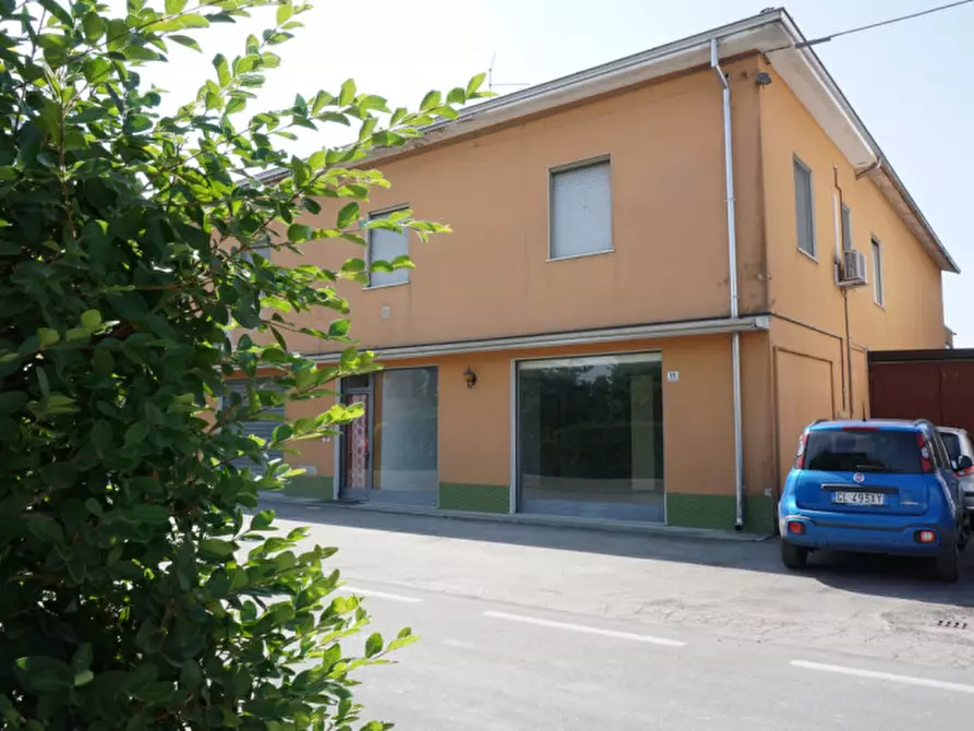 Immagine 9 di Laboratorio in affitto  in Via Serraglio Barbù 18 a Sissa Trecasali