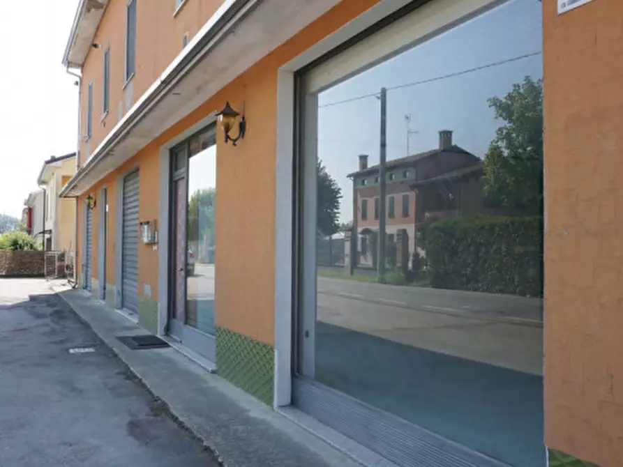 Immagine 11 di Laboratorio in affitto  in Via Serraglio Barbù 18 a Sissa Trecasali