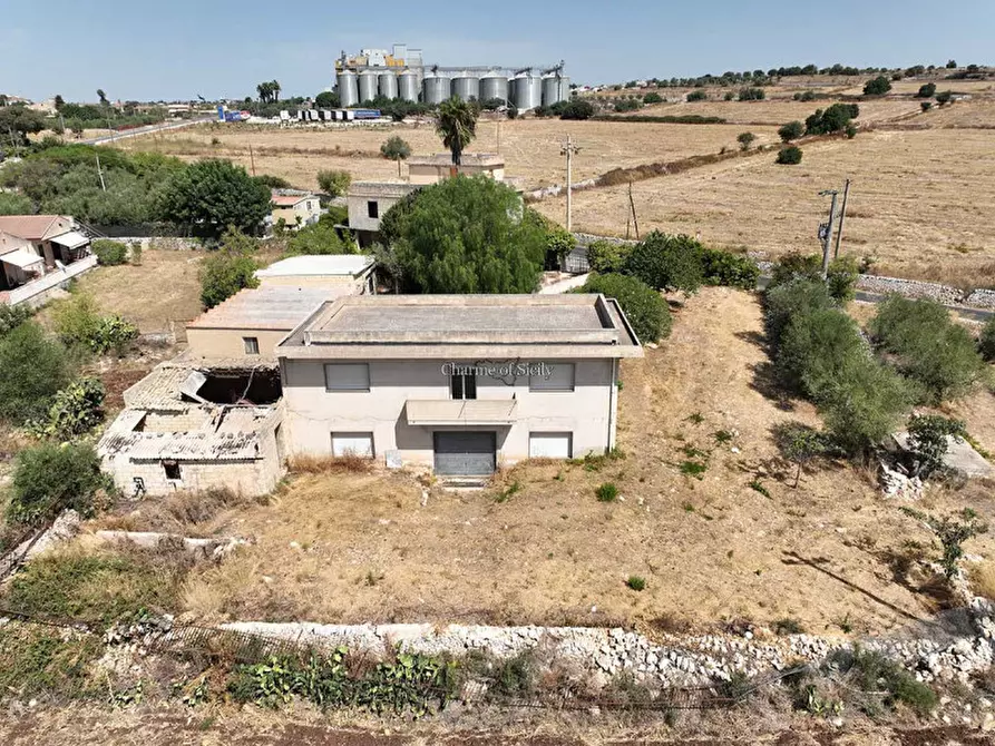 Immagine 3 di Laboratorio in vendita  in Via Santa Maria a Modica