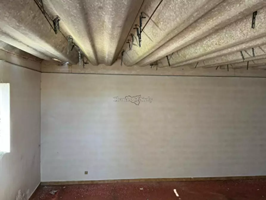 Immagine 10 di Laboratorio in vendita  in Via Santa Maria a Modica